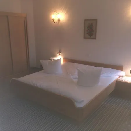 Hotel Donautalblick 3*